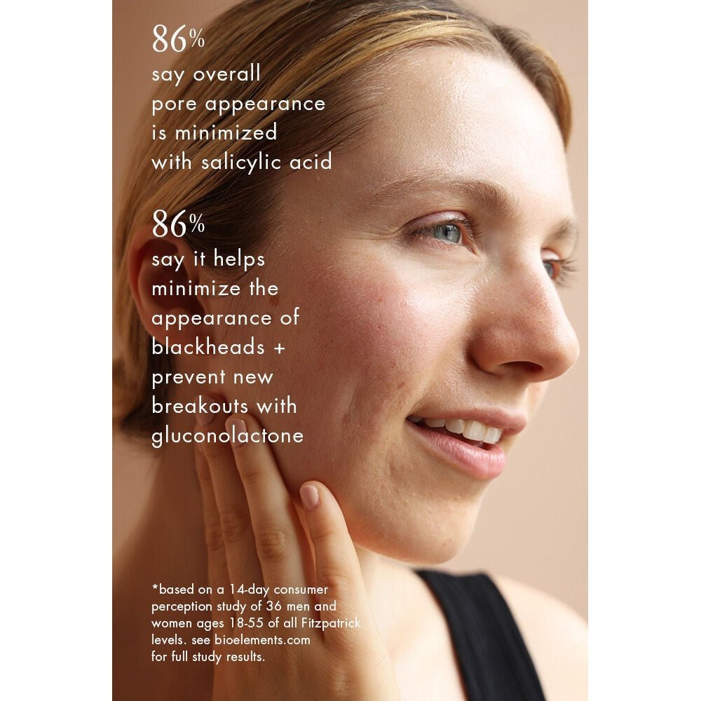 A woman with clear skin smiles, with text about pore and breakout minimization.